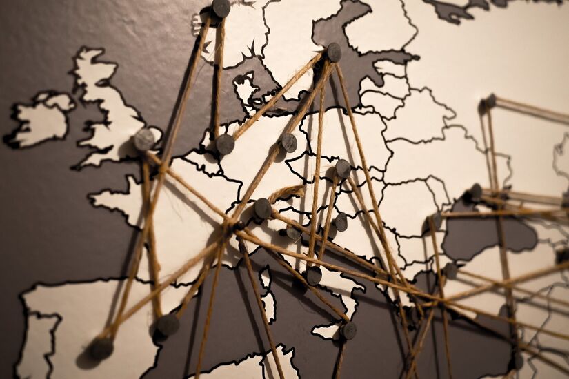Connecting V4 and other regional expert networks & researching potential for future EU coalitions: V4 & Benelux