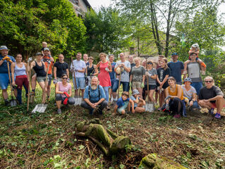 CGYPP Alumni and Their Friends Gathered in Broumov Region to Help