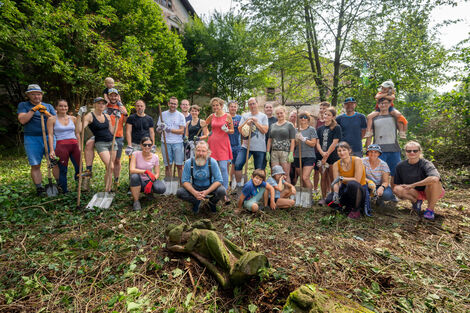 CGYPP Alumni and Their Friends Gathered in Broumov Region to Help