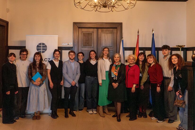 The kick-off seminar of Remember&Reimagine: From feminist critiques of foreign policy to the search for solutions