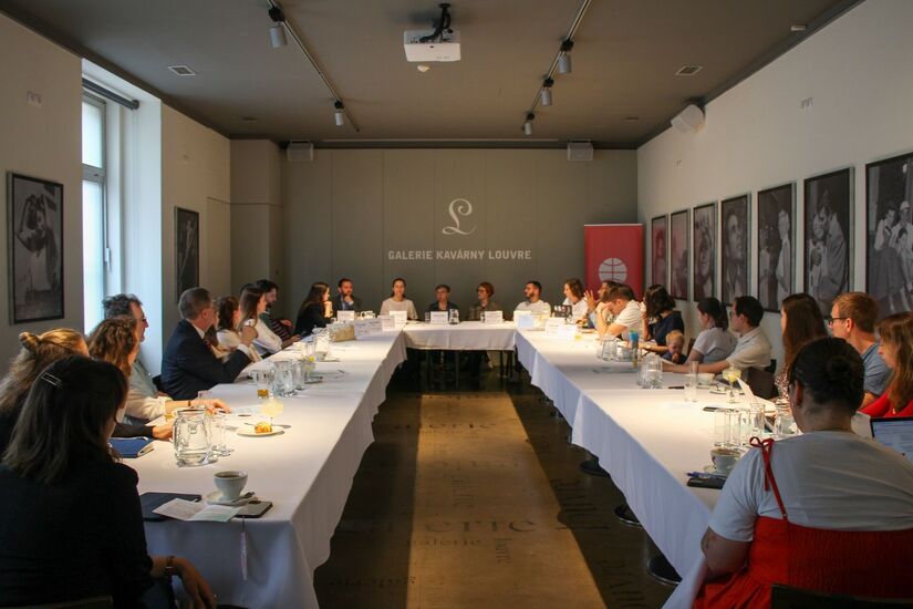 Working breakfast with Serbian journalists on green tranistion 