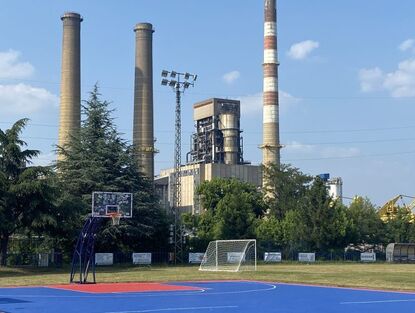 „Už léta sotva dýcháme“: Obyvatelé Veliki Crljeni, unaveni prázdnými řečmi a chronickými nemocemi, žalují EPS