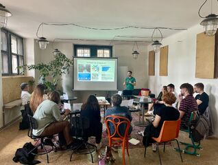 Workshop pro srbské novináře v Praze k tématu zelené transformace