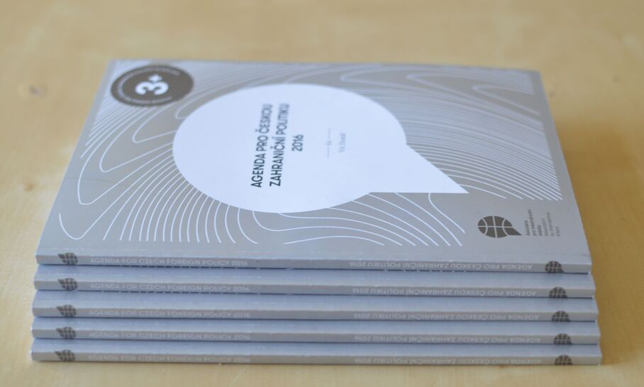 TZ - Analytici ohodnotili českou zahraniční politku známkou 3+, kritizují přístup k uprchlické krizi