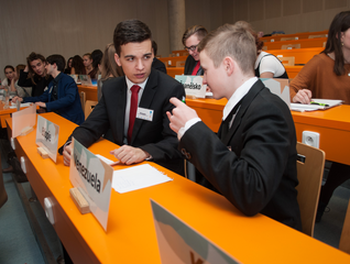 TZ - Budoucnost patří studentům. O tom, jak bude vypadat, rozhodli oni sami na předvánočním setkání Pražského studentského summitu