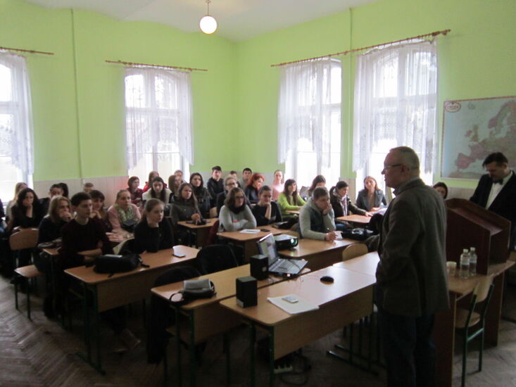 350 ukrajinských učitelů a studentů se seznámilo s využitím ústní historie ve výuce