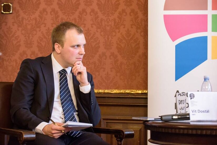 From Integration to Differentiation: The Czech Republic in the European Union Ten Years On