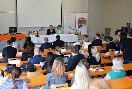 Ministr Zaorálek vystoupil na konferenci o ekonomické diplomacii na Vysoké škole ekonomické